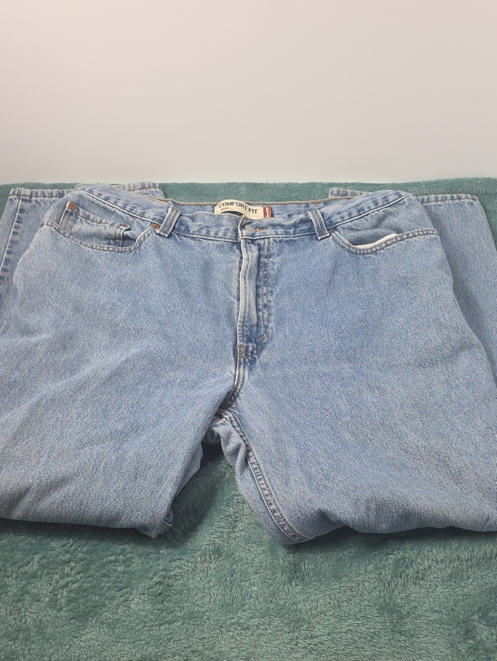Levi's 560's Men's Light Blue Comfort Fit Jeans